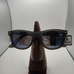 NWT Falls Creek Gray Sunglasses